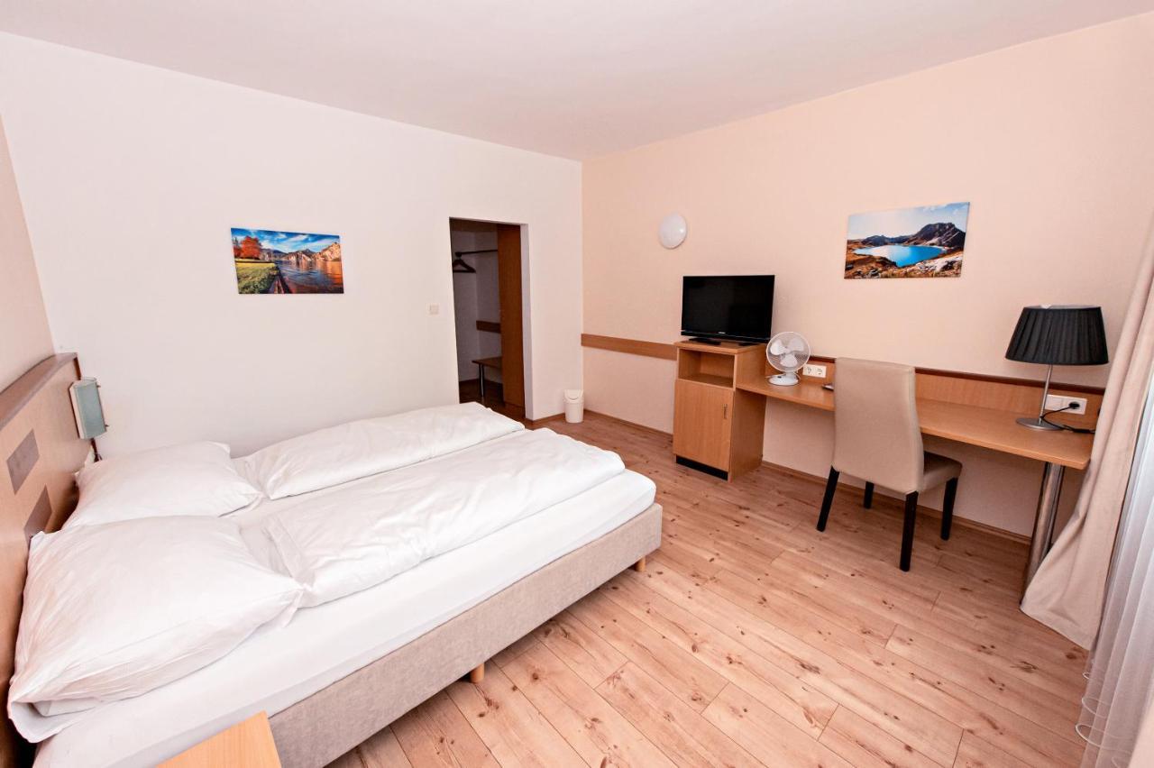 Hotel Wiental Pressbaum Εξωτερικό φωτογραφία